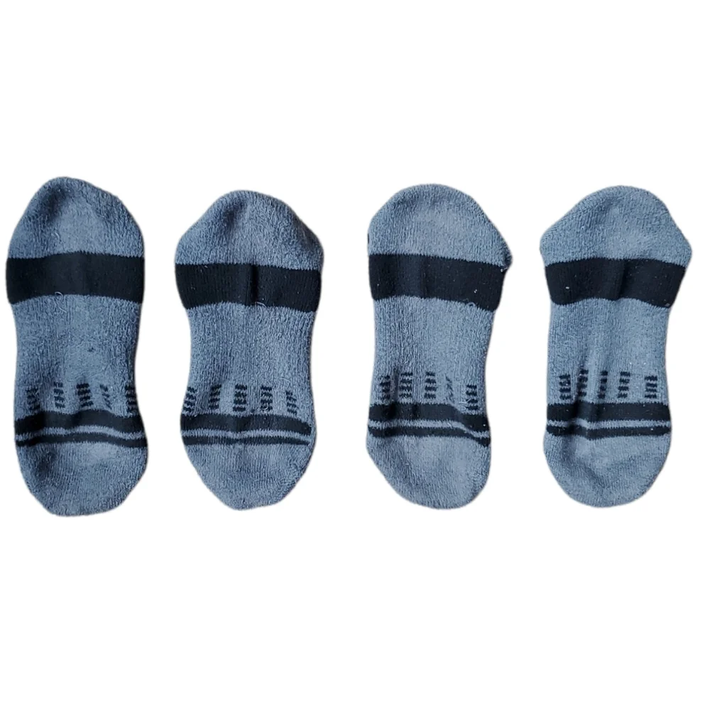 Under Armour six pairs